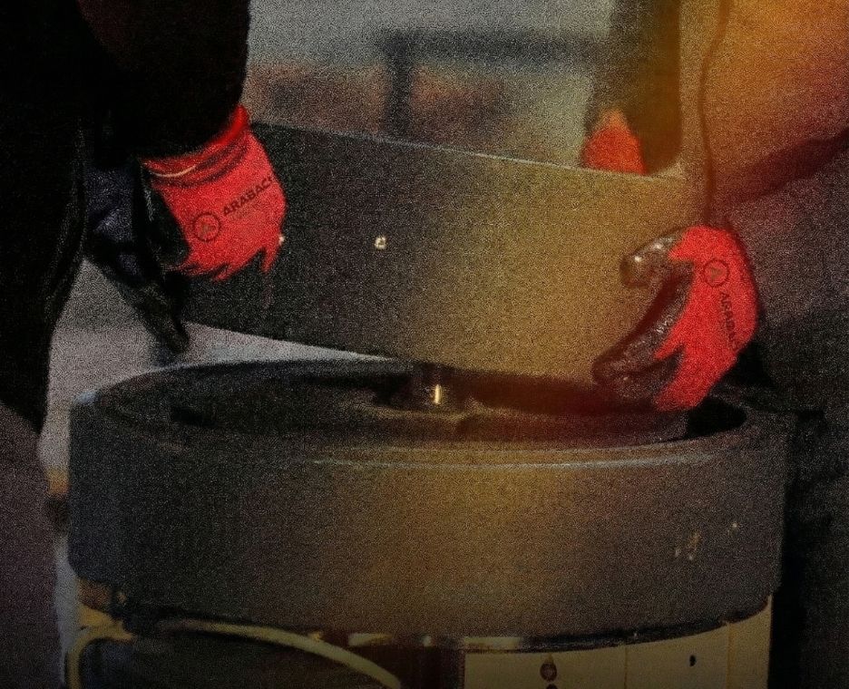 Taş Değirmenle Kahve Öğütme Sanatı: Baristaların Sırrı ve Gerçek Lezzetin Keşfi