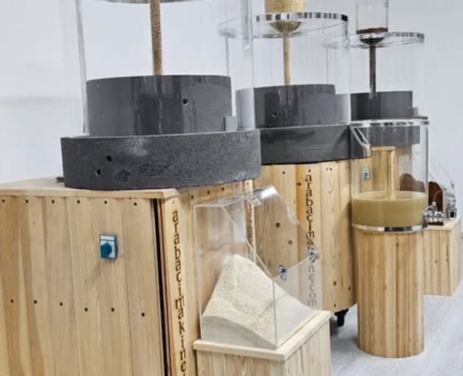 Susamın Derinlikleri: Taş Değirmenle Farklı Susam Türlerinden Eşsiz Tahinler Yaratmanın Sanatı